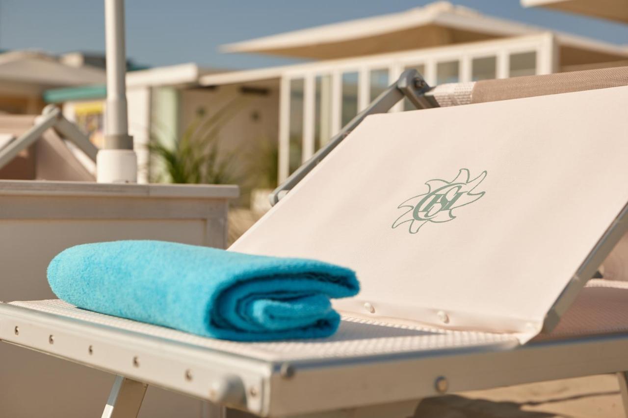 Hotel Saraceno Resort With Private Beach Milano Marittima Bagian luar foto