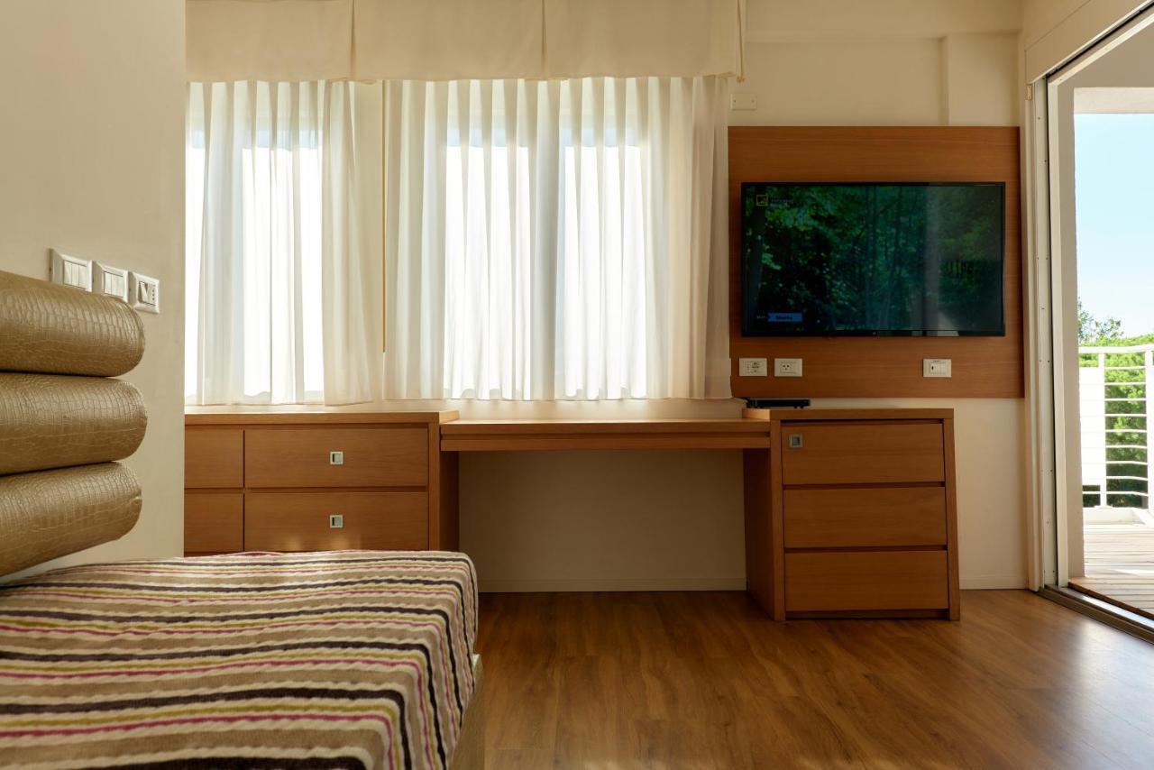 Hotel Saraceno Resort With Private Beach Milano Marittima Bagian luar foto