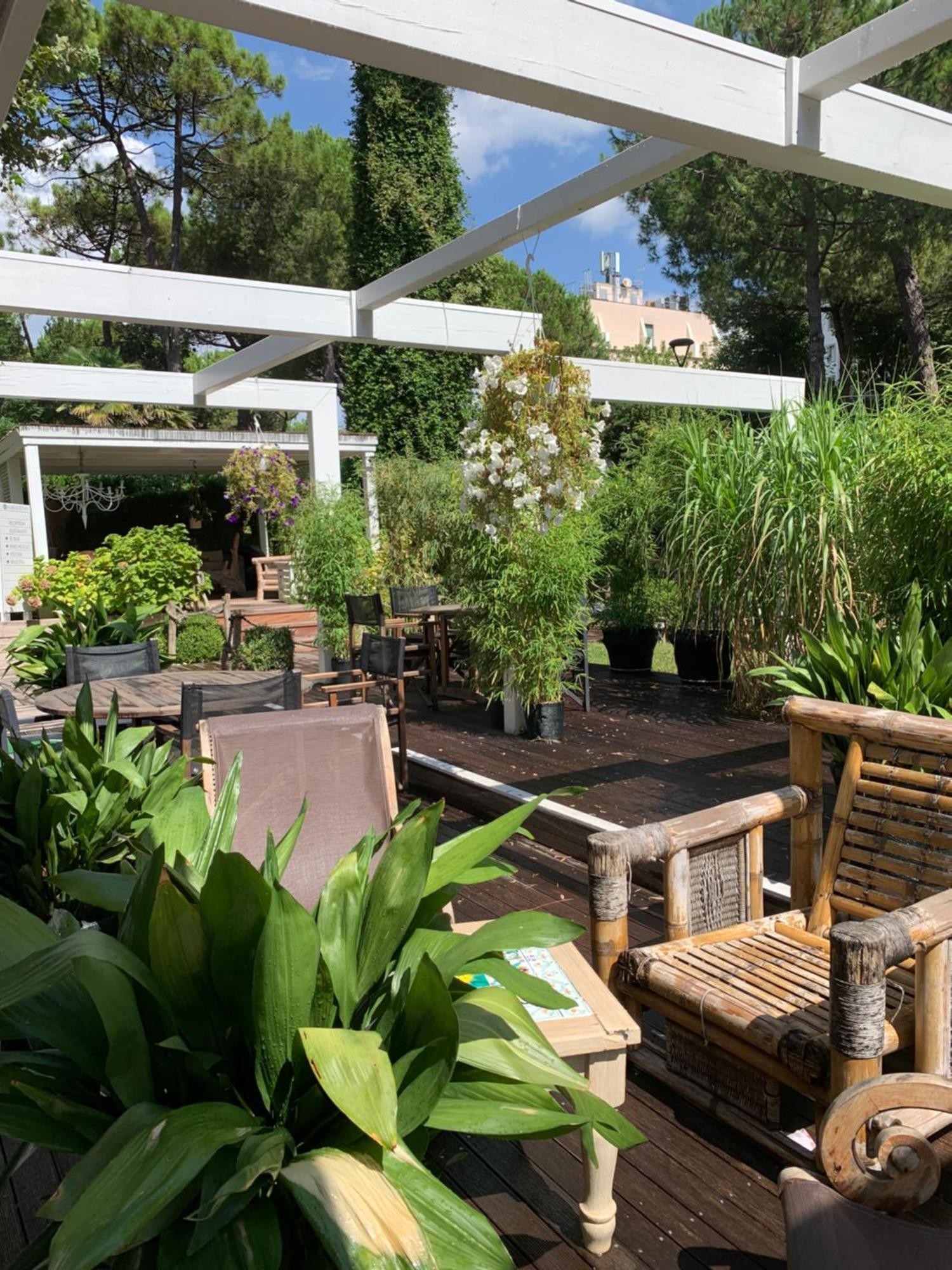 Hotel Saraceno Resort With Private Beach Milano Marittima Bagian luar foto