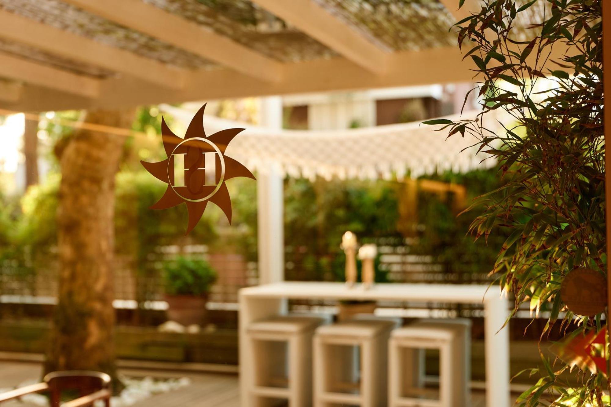 Hotel Saraceno Resort With Private Beach Milano Marittima Bagian luar foto