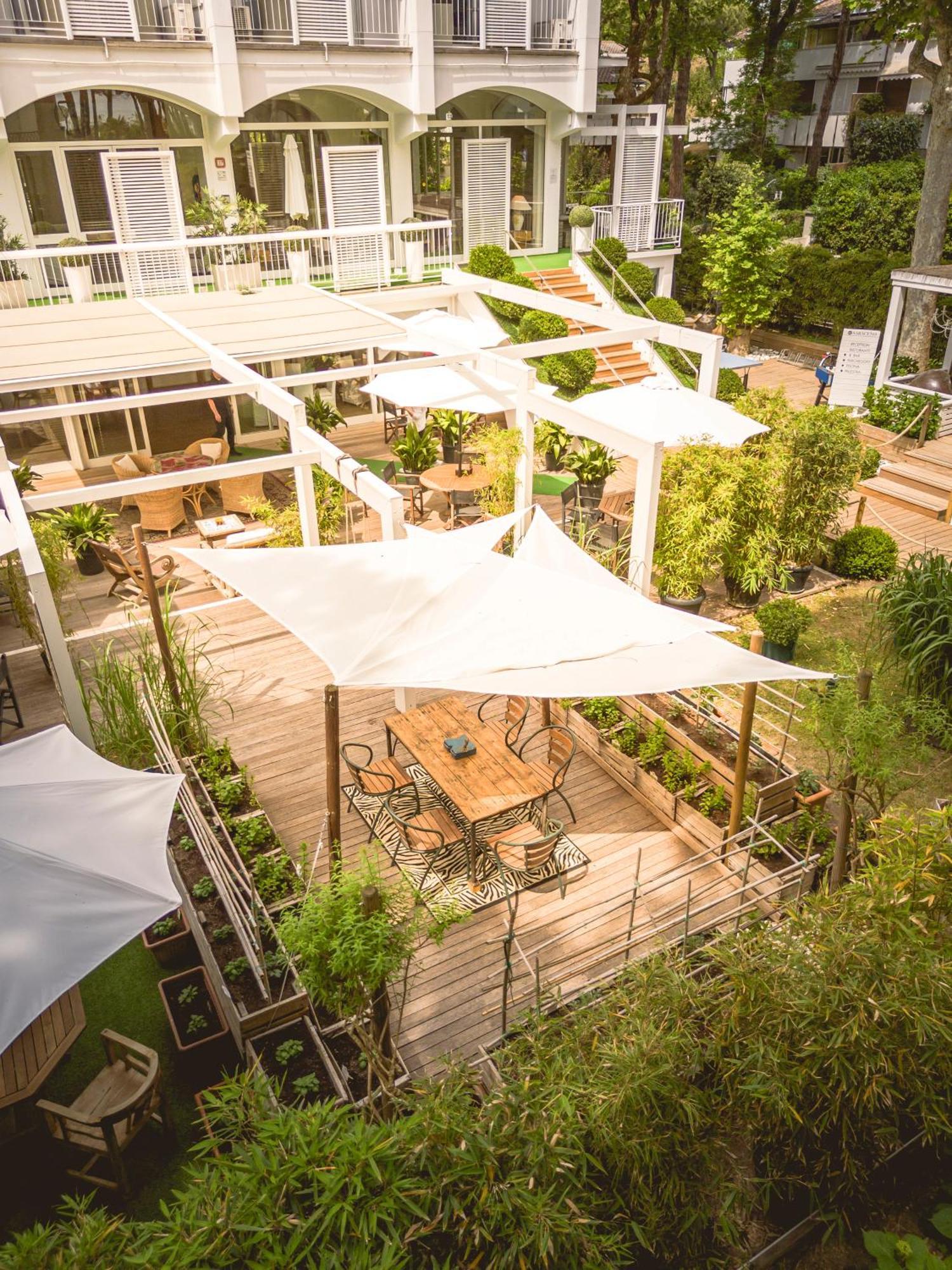 Hotel Saraceno Resort With Private Beach Milano Marittima Bagian luar foto