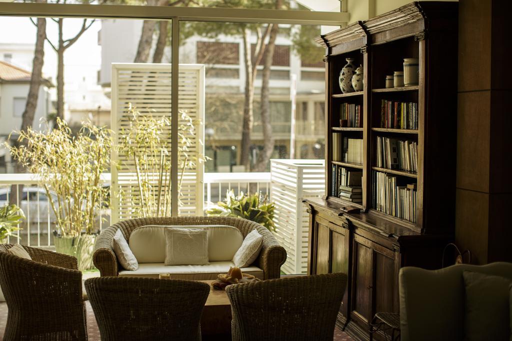 Hotel Saraceno Resort With Private Beach Milano Marittima Bagian luar foto