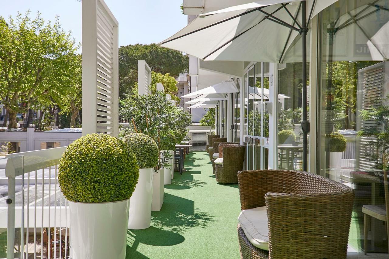 Hotel Saraceno Resort With Private Beach Milano Marittima Bagian luar foto