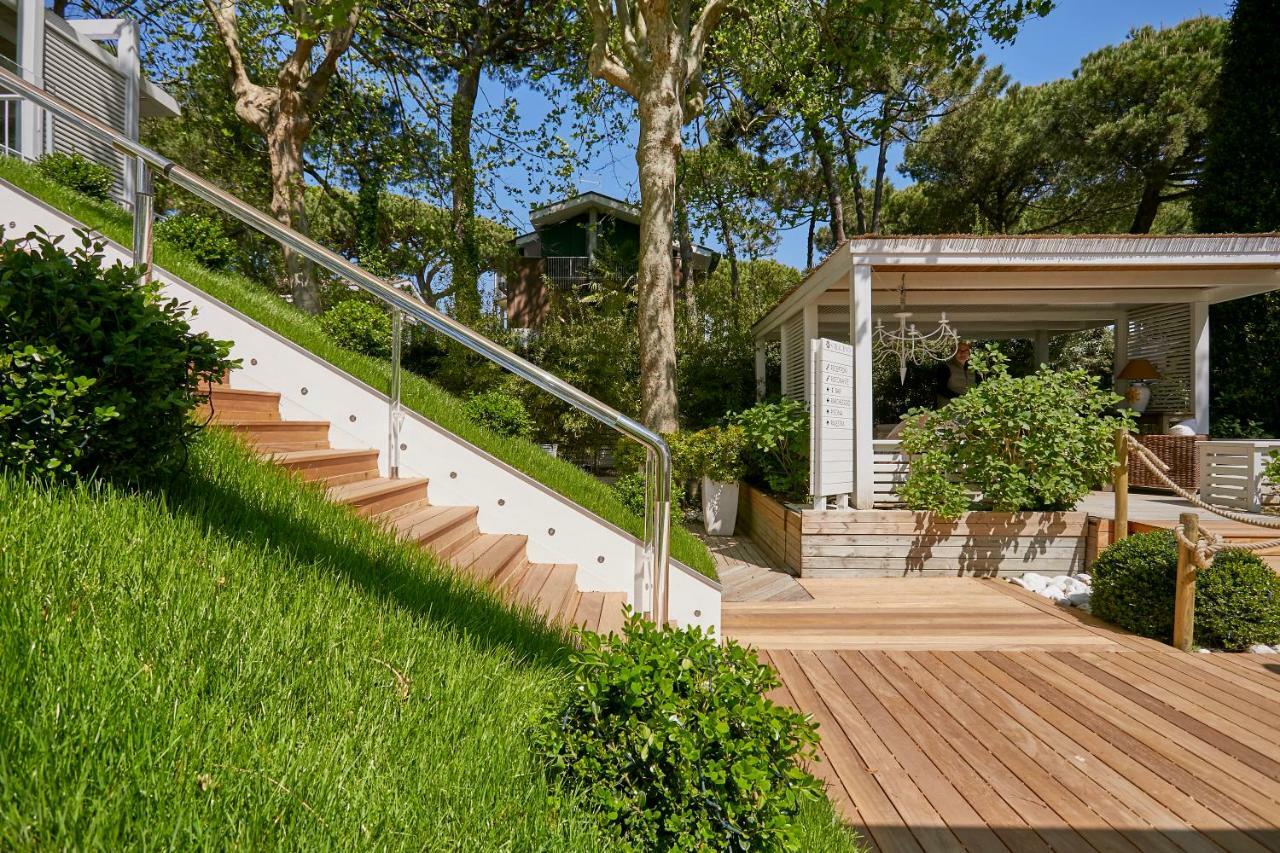 Hotel Saraceno Resort With Private Beach Milano Marittima Bagian luar foto